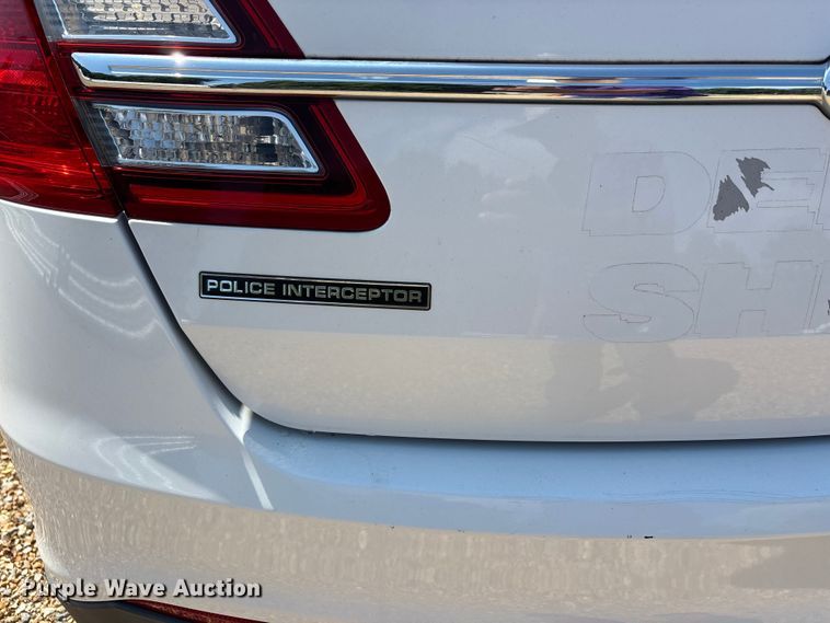 image for item ER3104 2017 Ford Taurus Police Interceptor 
