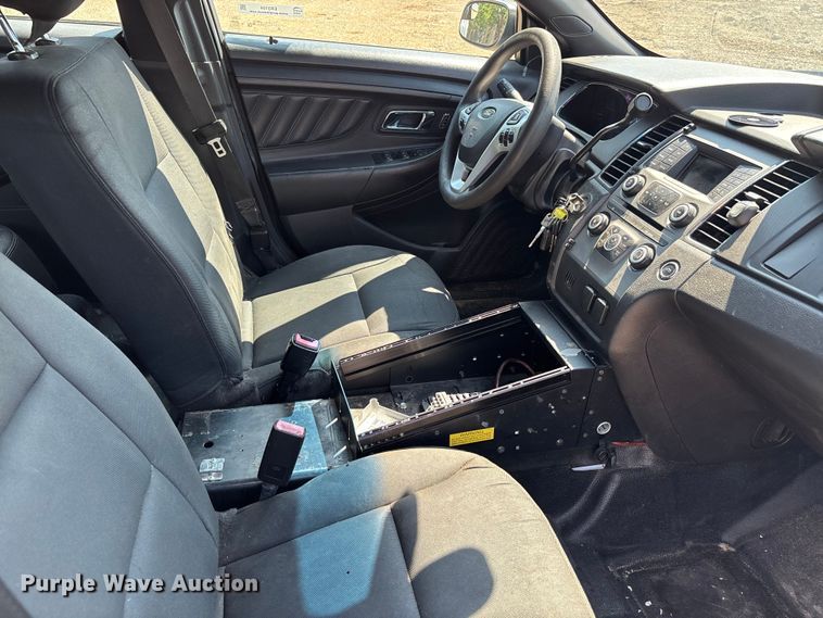 image for item ER3104 2017 Ford Taurus Police Interceptor 