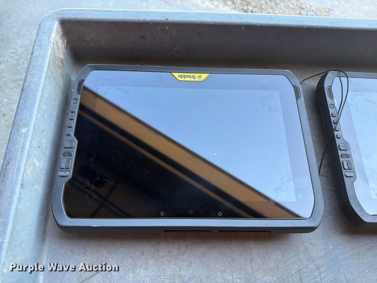 image for item EV2306 (5) Trimble T100s tablet monitors