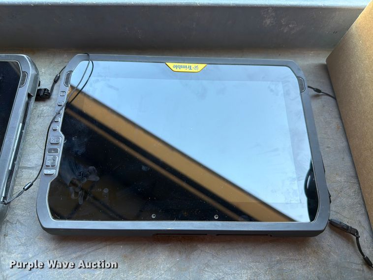 image for item EV2306 (5) Trimble T100s tablet monitors