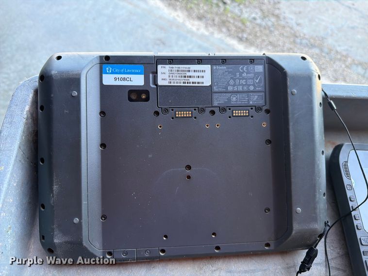 image for item EV2306 (5) Trimble T100s tablet monitors