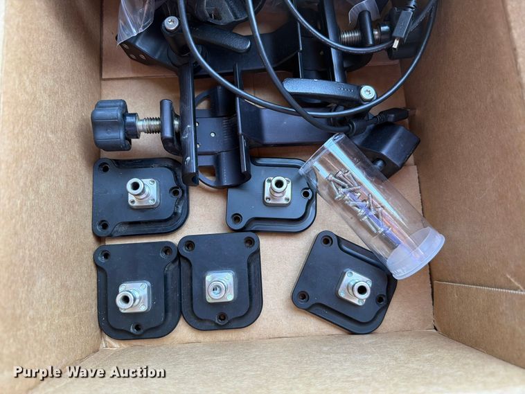 image for item EV2306 (5) Trimble T100s tablet monitors