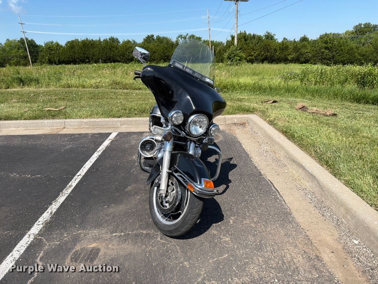 image for item EV2307 2010 Harley-Davidson FLHTP Electra Glide Police motorcycle