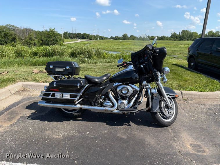 image for item EV2307 2010 Harley-Davidson FLHTP Electra Glide Police motorcycle