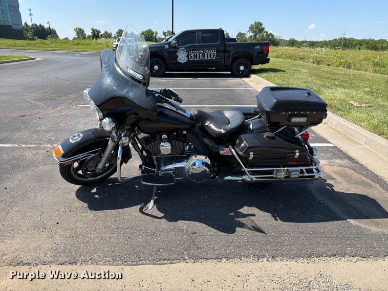 image for item EV2307 2010 Harley-Davidson FLHTP Electra Glide Police motorcycle