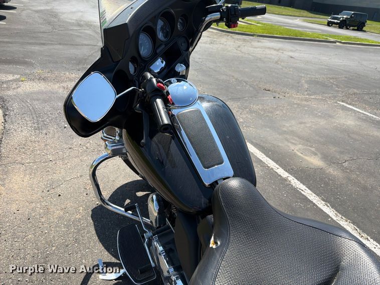 image for item EV2307 2010 Harley-Davidson FLHTP Electra Glide Police motorcycle