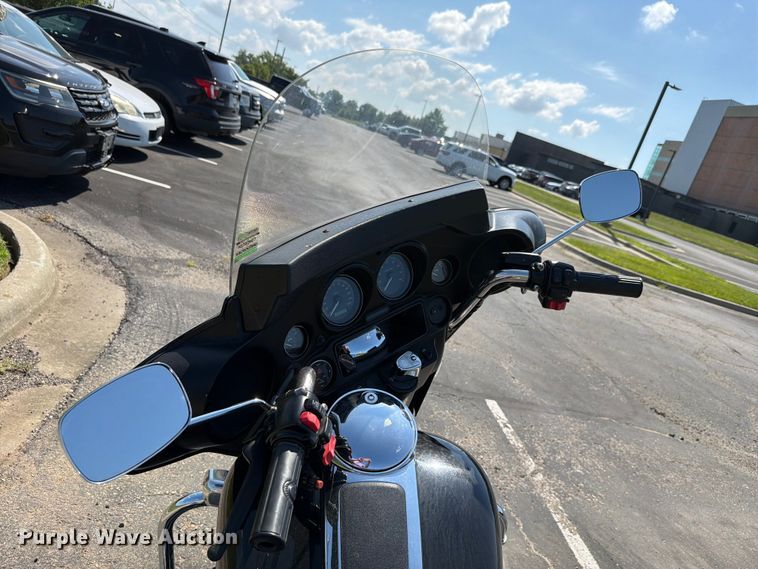 image for item EV2307 2010 Harley-Davidson FLHTP Electra Glide Police motorcycle