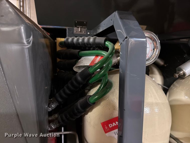 image for item EV2308 2017 Scott HushAir Connect 7500  SCBA fill station and air compressor