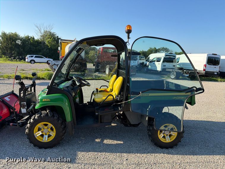 image for item EV2318 2009 John Deere 850D Gator XUV utility vehicle
