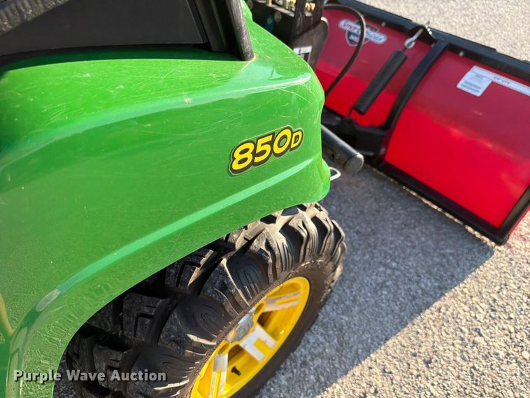 image for item EV2318 2009 John Deere 850D Gator XUV utility vehicle