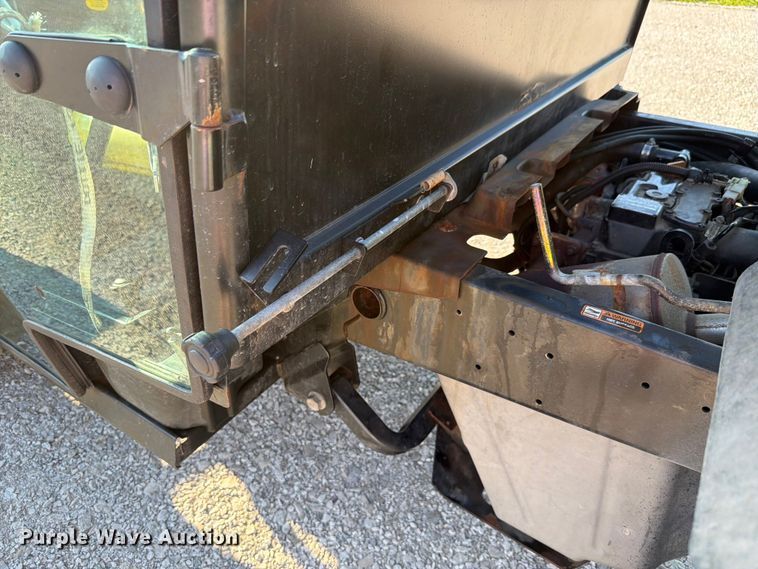 image for item EV2318 2009 John Deere 850D Gator XUV utility vehicle