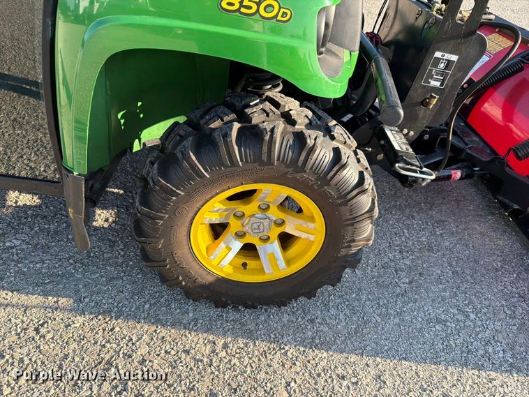 image for item EV2318 2009 John Deere 850D Gator XUV utility vehicle