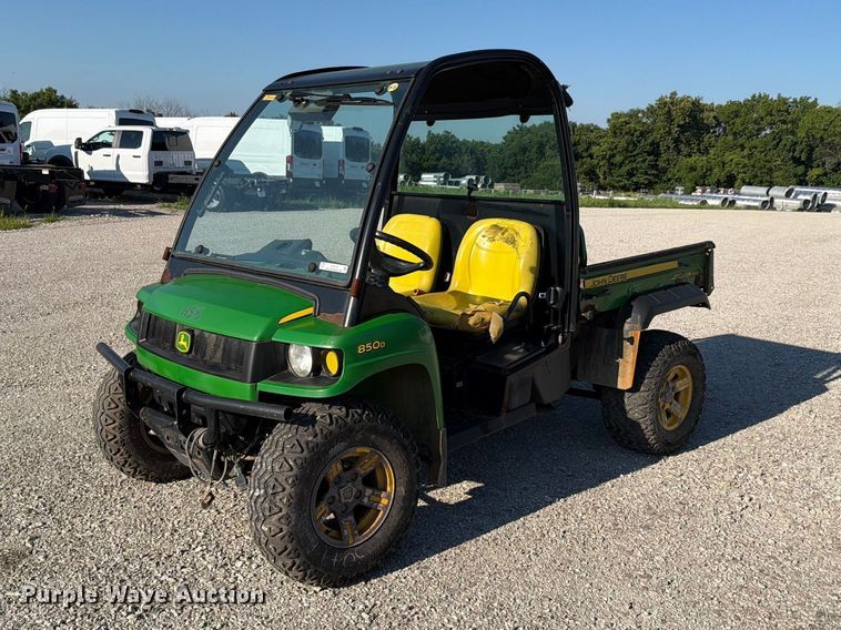 2009 John Deere 850D utility vehicle