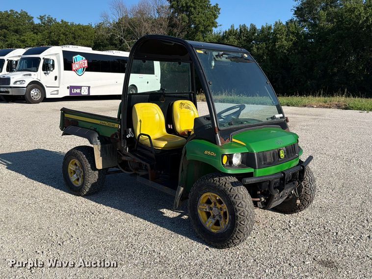 image for item EV2319 2009 John Deere 850D utility vehicle