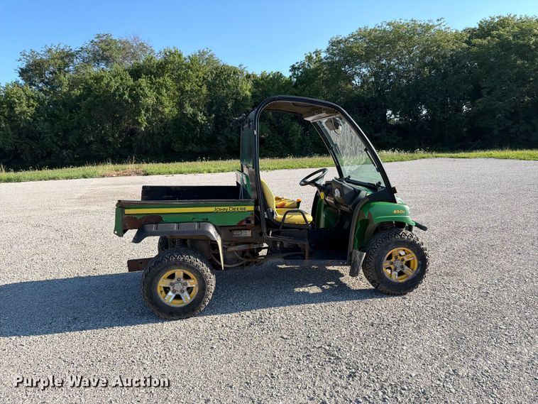 image for item EV2319 2009 John Deere 850D utility vehicle
