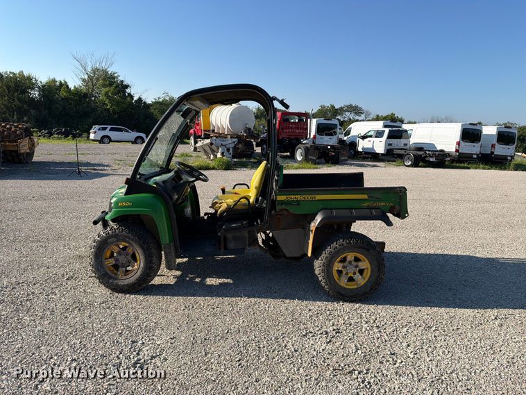 image for item EV2319 2009 John Deere 850D utility vehicle