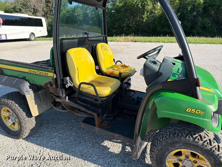 image for item EV2319 2009 John Deere 850D utility vehicle
