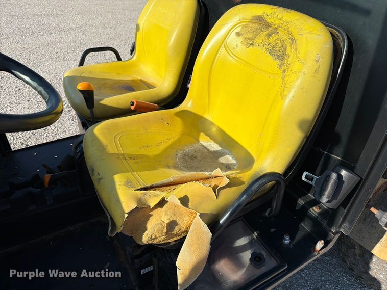 image for item EV2319 2009 John Deere 850D utility vehicle