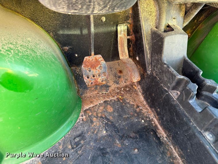 image for item EV2319 2009 John Deere 850D utility vehicle