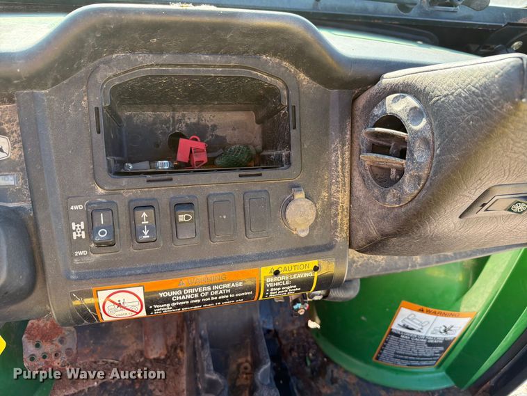 image for item EV2319 2009 John Deere 850D utility vehicle