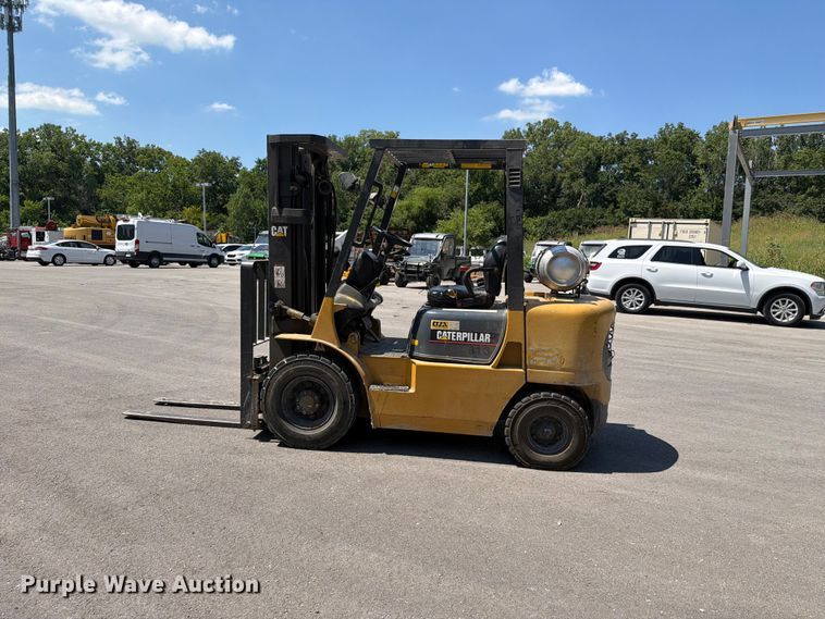 image for item EV2320 Caterpillar GP25KHP forklift