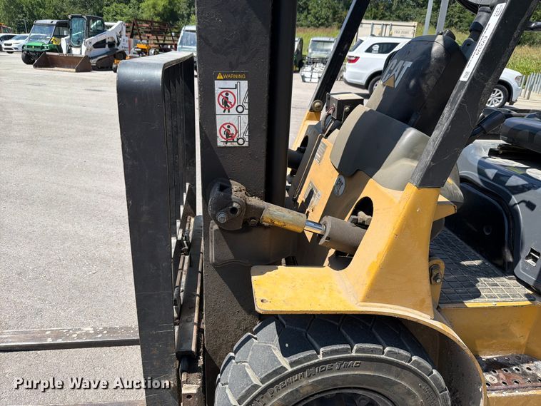 image for item EV2320 Caterpillar GP25KHP forklift