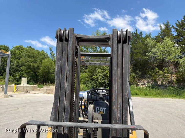 image for item EV2320 Caterpillar GP25KHP forklift