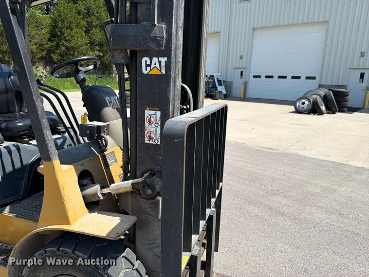 image for item EV2320 Caterpillar GP25KHP forklift