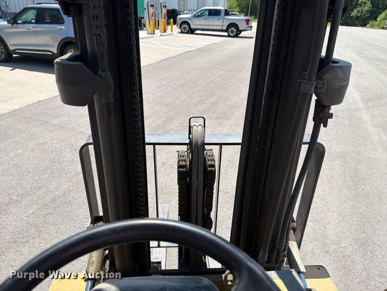 image for item EV2320 Caterpillar GP25KHP forklift