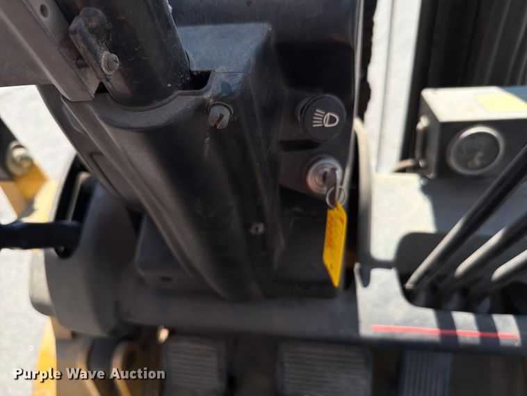 image for item EV2320 Caterpillar GP25KHP forklift