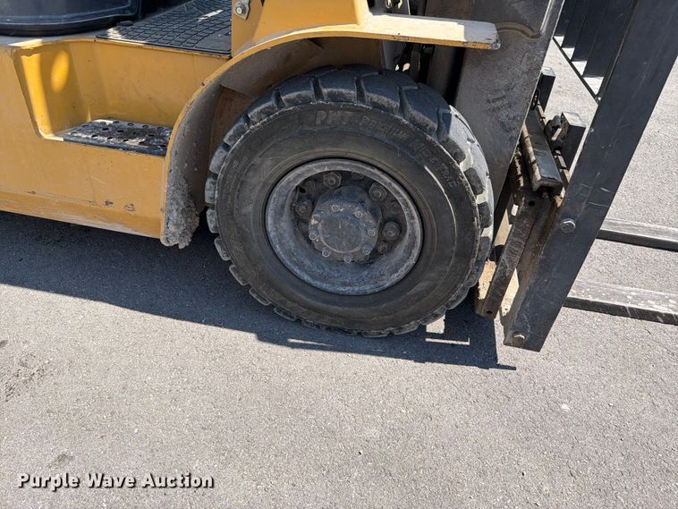image for item EV2320 Caterpillar GP25KHP forklift