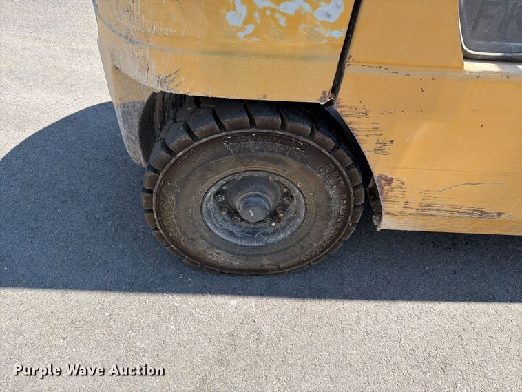 image for item EV2320 Caterpillar GP25KHP forklift