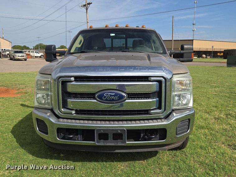image for item EW0413 2012 Ford F350 Super Duty Crew Cab pickup truck