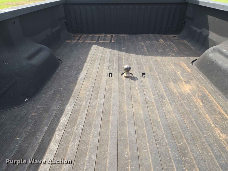 image for item EW0413 2012 Ford F350 Super Duty Crew Cab pickup truck