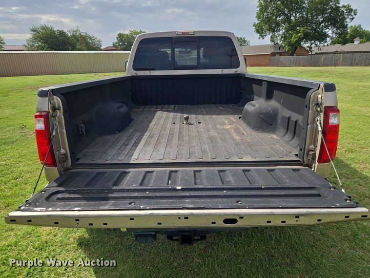 image for item EW0413 2012 Ford F350 Super Duty Crew Cab pickup truck