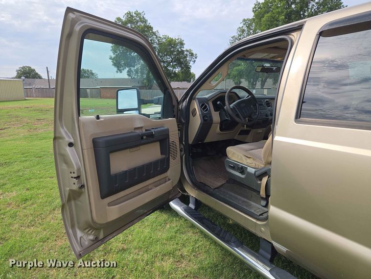 image for item EW0413 2012 Ford F350 Super Duty Crew Cab pickup truck