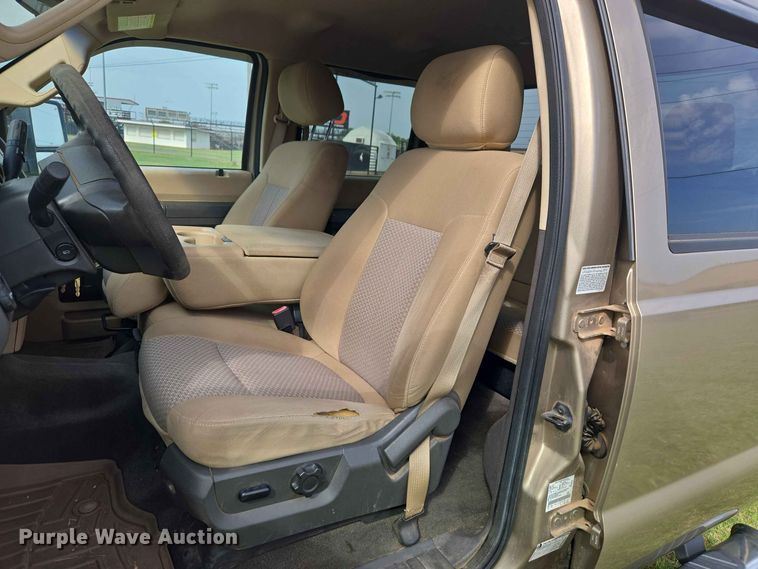 image for item EW0413 2012 Ford F350 Super Duty Crew Cab pickup truck