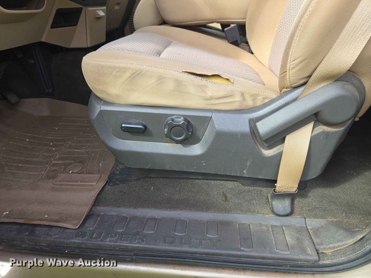 image for item EW0413 2012 Ford F350 Super Duty Crew Cab pickup truck