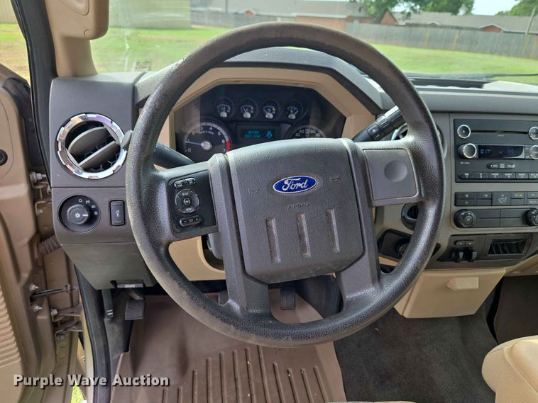 image for item EW0413 2012 Ford F350 Super Duty Crew Cab pickup truck