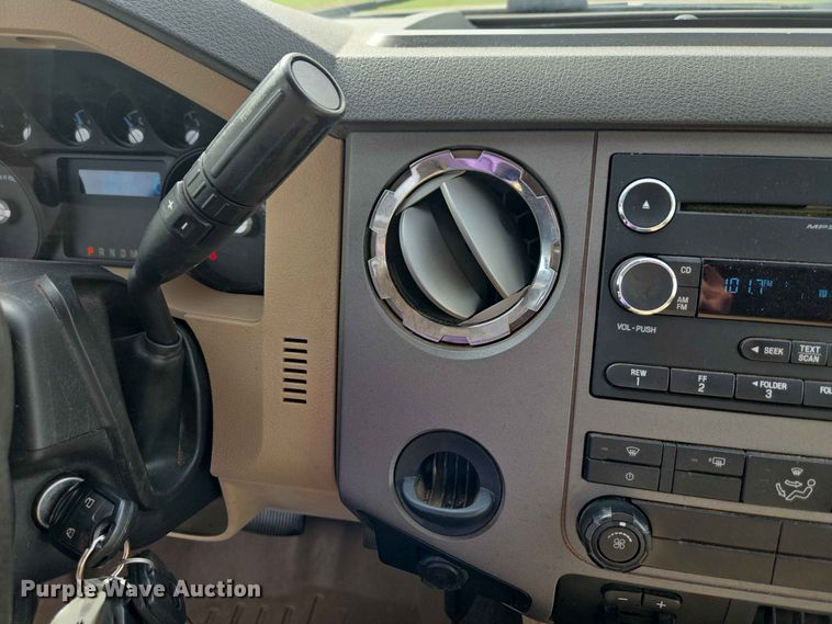 image for item EW0413 2012 Ford F350 Super Duty Crew Cab pickup truck