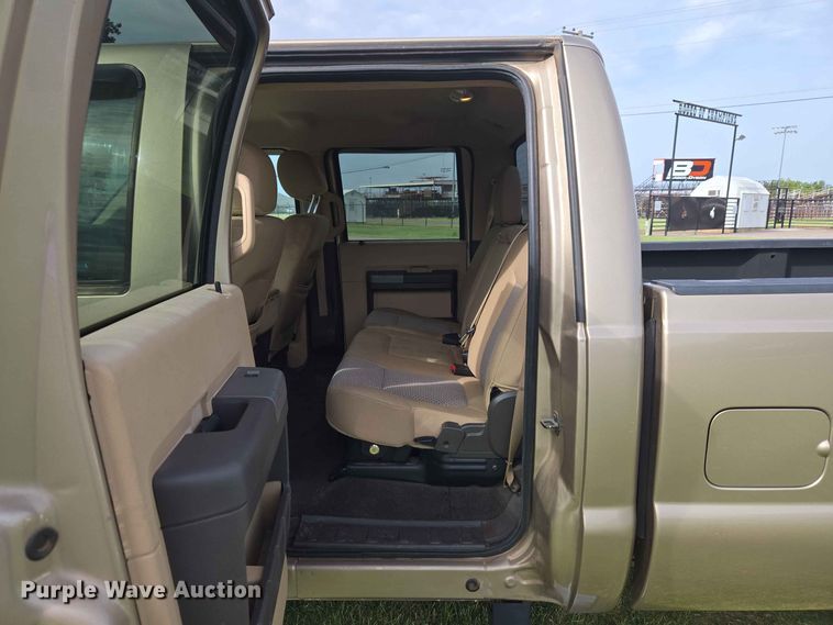 image for item EW0413 2012 Ford F350 Super Duty Crew Cab pickup truck