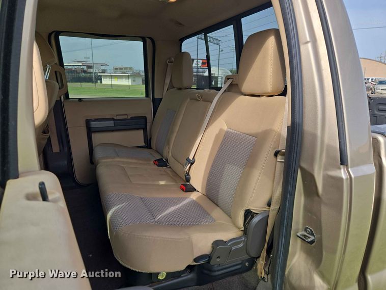 image for item EW0413 2012 Ford F350 Super Duty Crew Cab pickup truck