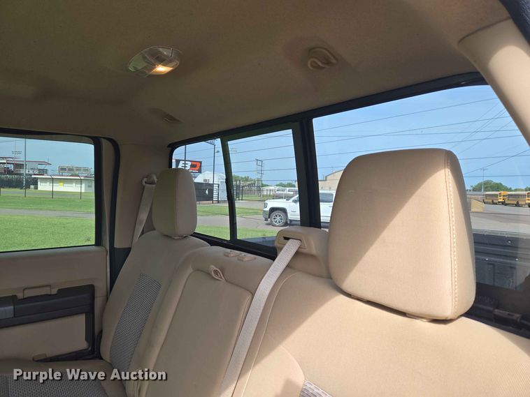 image for item EW0413 2012 Ford F350 Super Duty Crew Cab pickup truck