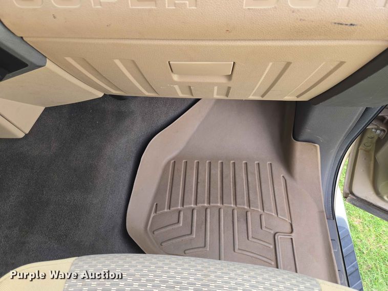 image for item EW0413 2012 Ford F350 Super Duty Crew Cab pickup truck