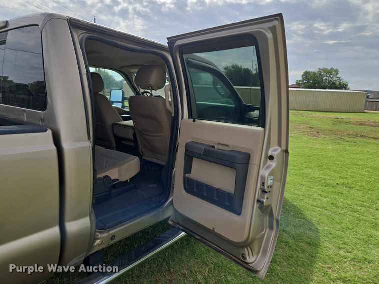 image for item EW0413 2012 Ford F350 Super Duty Crew Cab pickup truck