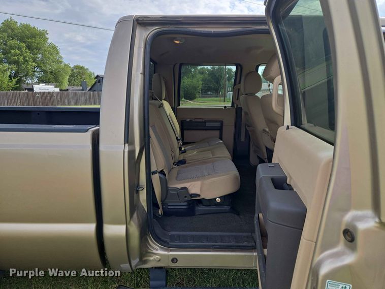 image for item EW0413 2012 Ford F350 Super Duty Crew Cab pickup truck