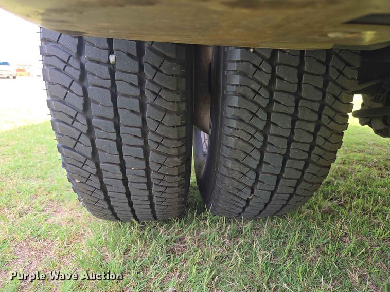 image for item EW0413 2012 Ford F350 Super Duty Crew Cab pickup truck