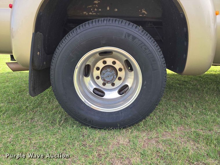 image for item EW0413 2012 Ford F350 Super Duty Crew Cab pickup truck