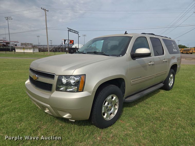image for item EW0414 2013 Chevrolet Suburban SUV