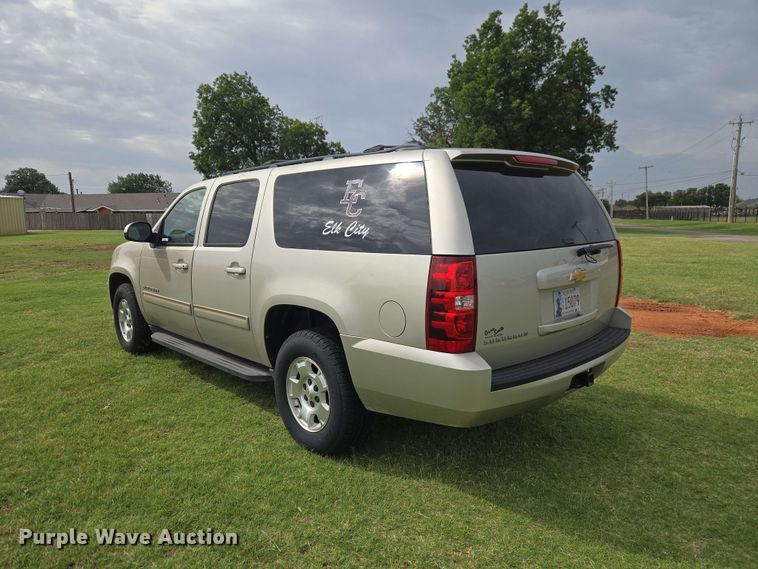 image for item EW0414 2013 Chevrolet Suburban SUV